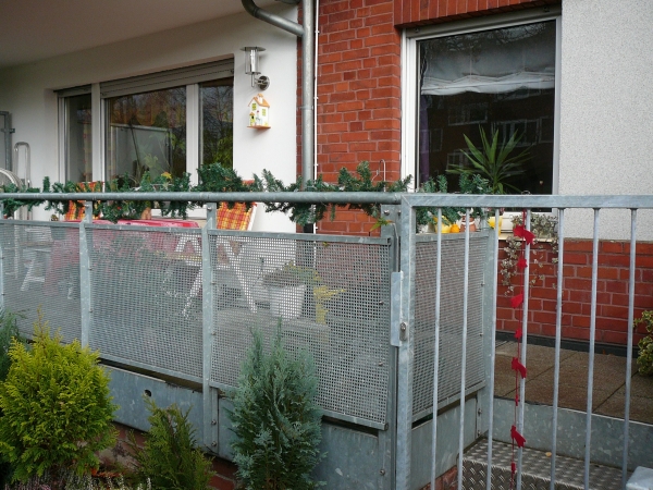 21. Balkon mit Schutztor (z.B. fr Kinder, Hund)